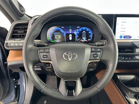 Used 2025 Toyota Crown Signia image 15