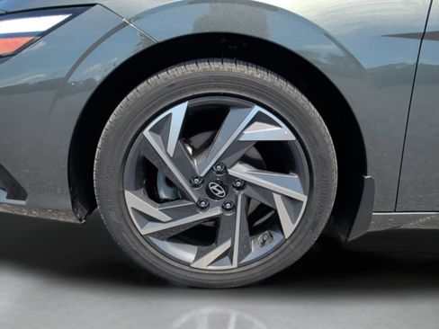 Used 2025 Hyundai Elantra Limited FWD image 49