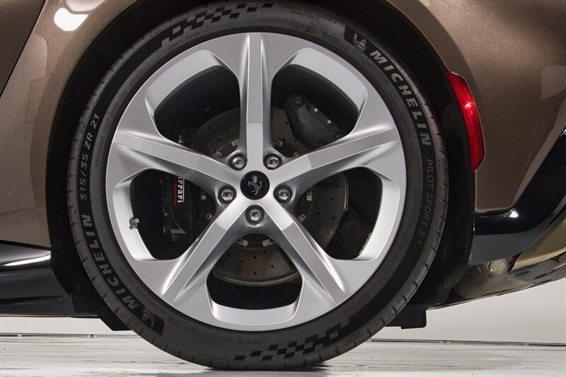 Used 2025 Ferrari 12Cilindri RWD image 9