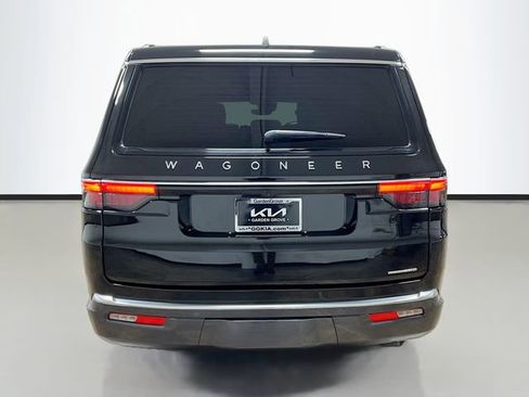 Used 2022 Jeep Wagoneer Series III w/ Flexible Seating Group image 6