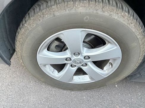 Used 2015 Toyota Sienna LE FWD image 2