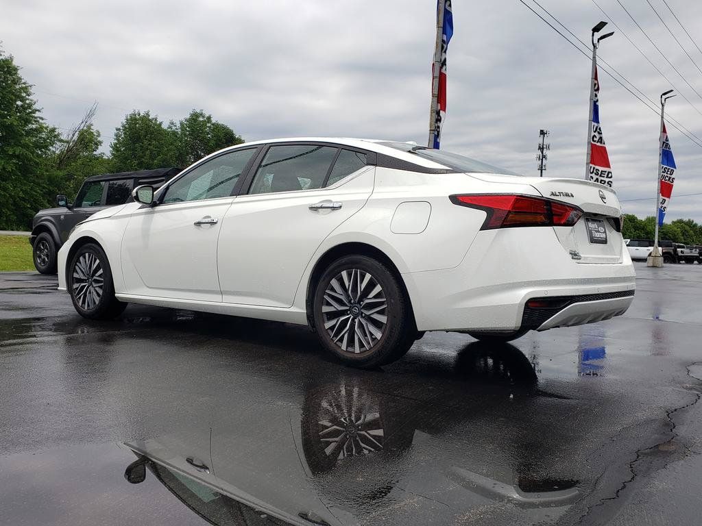 Used 2023 Nissan Altima 2.5 SV FWD image 8