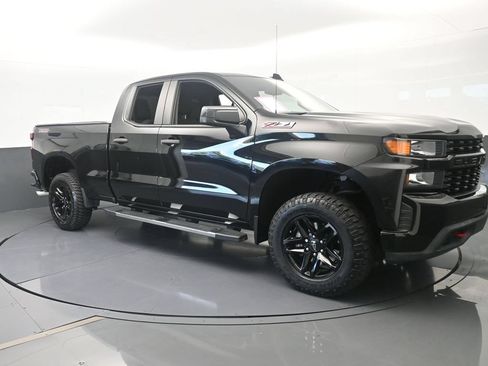 Used 2020 Chevrolet Silverado 1500 Custom Trail Boss w/ Custom Convenience Package AWD/4WD image 8