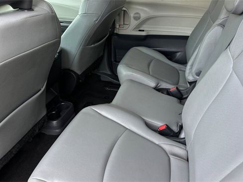 Used 2024 Toyota Sienna XLE image 13