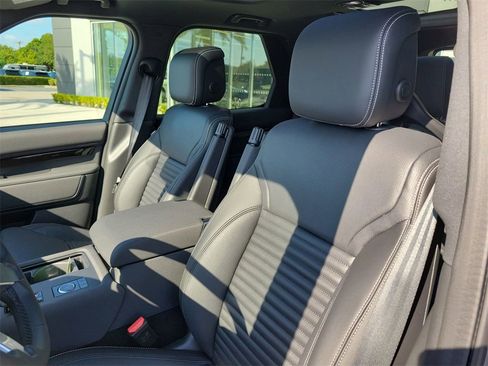 New 2025 Land Rover Discovery S image 26