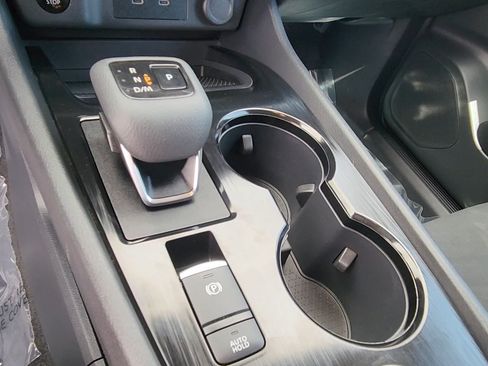 Used 2024 Nissan Rogue S AWD/4WD image 38