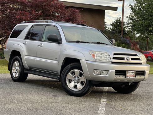 Used 2004 Toyota 4Runner SR5 RWD image 2