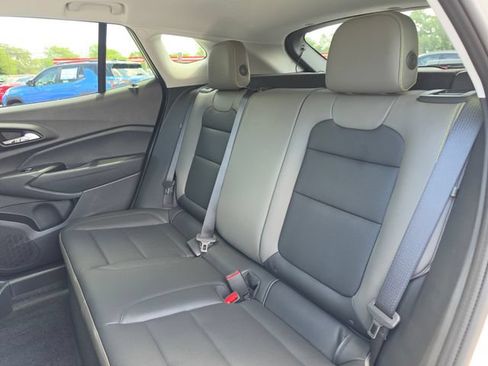 New 2026 Chevrolet Trax ACTIV w/ Sunroof Package FWD image 18