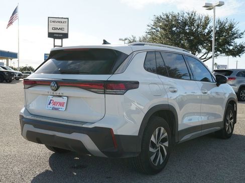 Used 2025 Volkswagen Tiguan S image 7
