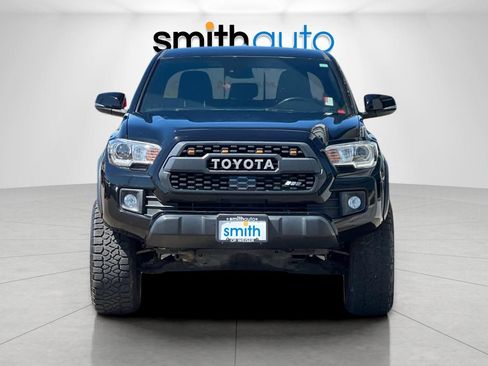 Used 2019 Toyota Tacoma TRD Off-Road AWD/4WD image 10