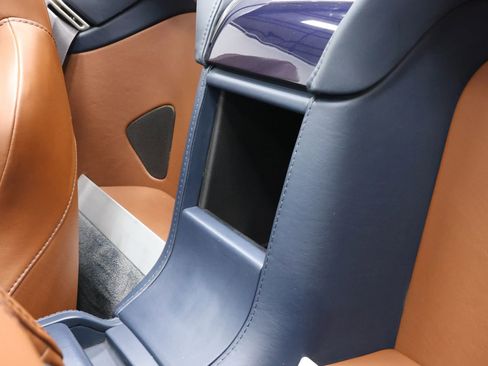 Used 2014 Aston Martin V8 Vantage Roadster image 42