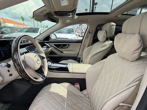 Used 2023 Mercedes-Benz S 580 4MATIC Sedan image 2