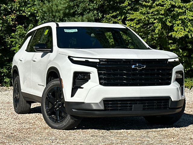 New 2027 Chevrolet Traverse LT w/ Midnight/Sport Edition AWD/4WD image 2