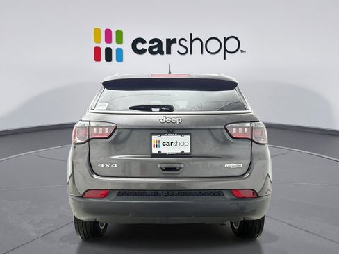 Used 2022 Jeep Compass Latitude image 4