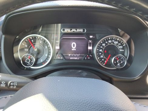 Used 2022 RAM 1500 Laramie AWD/4WD image 12