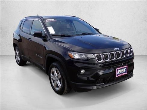 Used 2024 Jeep Compass Latitude AWD/4WD image 6
