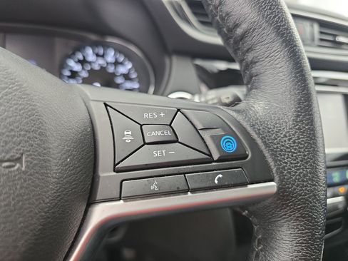 Used 2019 Nissan Rogue SL w/ Premium Package AWD/4WD image 18