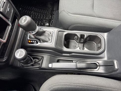 Used 2021 Jeep Wrangler Unlimited Sport AWD/4WD image 25