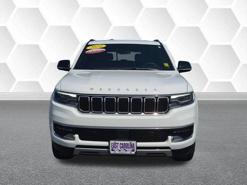 Certified 2024 Jeep Wagoneer L Series II w/ Flexible Seating Group RWD image 8