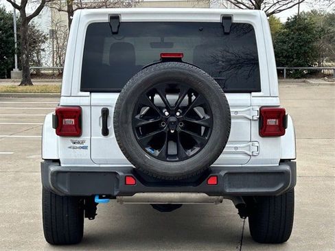 Used 2023 Jeep Wrangler Unlimited Sahara image 5