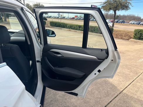 Used 2015 BMW X1 xDrive28i image 19