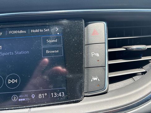 Used 2023 Buick Enclave Essence FWD image 17