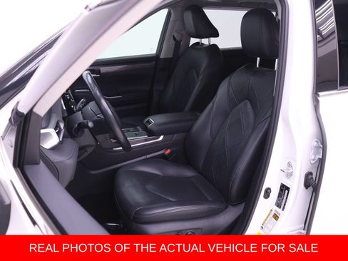 Used 2021 Toyota Highlander Platinum AWD/4WD image 4