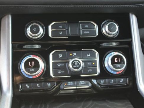 Used 2022 GMC Yukon Denali AWD/4WD image 20