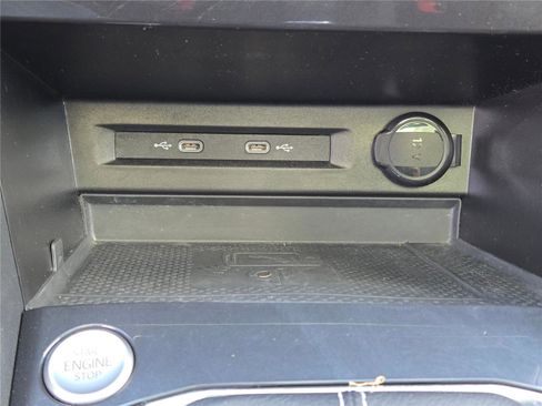 Used 2022 Volkswagen Tiguan SE R-Line AWD/4WD image 28