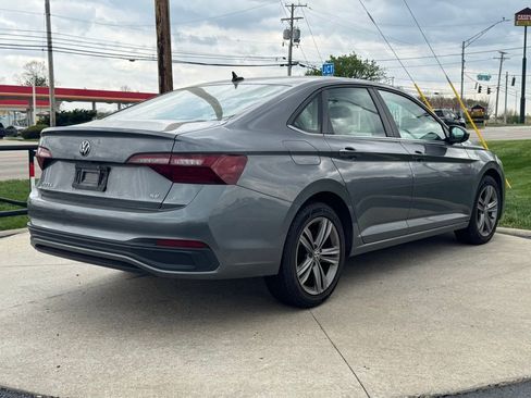 Used 2024 Volkswagen Jetta SE image 7