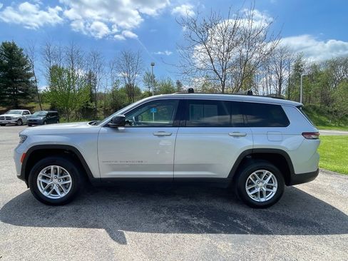 Used 2023 Jeep Grand Cherokee L Laredo AWD/4WD image 6