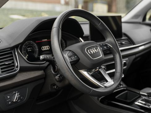 Used 2024 Audi Q5 e Premium Plus image 9
