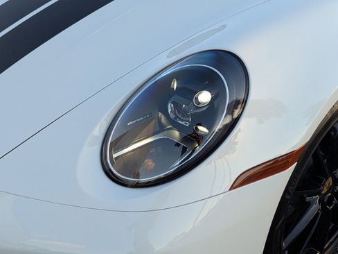 Certified 2021 Porsche 911 Carrera image 11