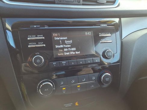 Used 2016 Nissan Rogue S w/ Appearance Package image 17