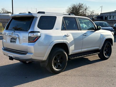 Used 2020 Toyota 4Runner SR5 image 6