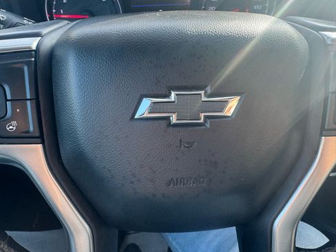 Used 2022 Chevrolet Silverado 1500 LT Trail Boss w/ Convenience Package II image 18