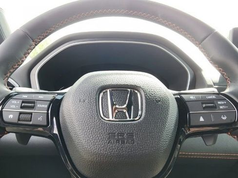 Used 2025 Honda Pilot Sport image 26