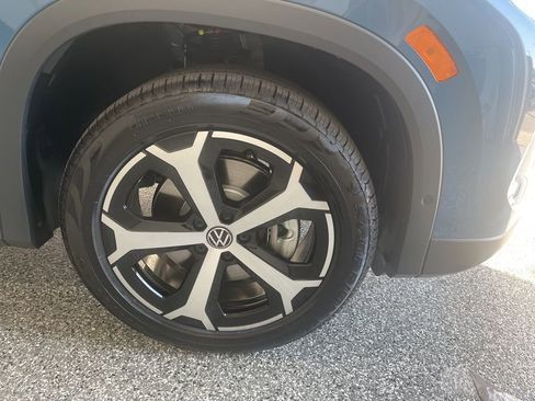 New 2026 Volkswagen Tiguan SE image 11