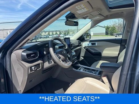 Certified 2022 Ford Explorer Platinum w/ Equipment Group 601A AWD/4WD image 15