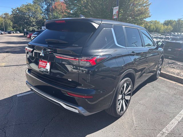 Used 2026 Mitsubishi Outlander SE AWD/4WD image 2