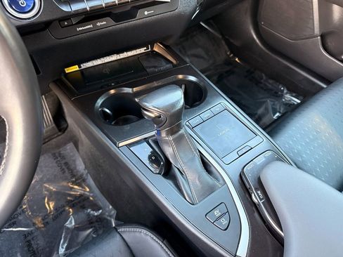 Used 2021 Lexus UX 250h image 22