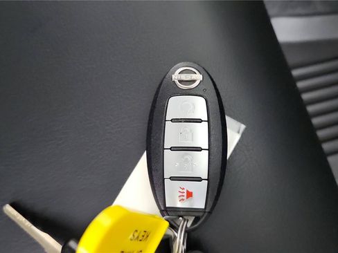 Used 2023 Nissan Frontier PRO-4X w/ Pro-4X Premium Package AWD/4WD image 33