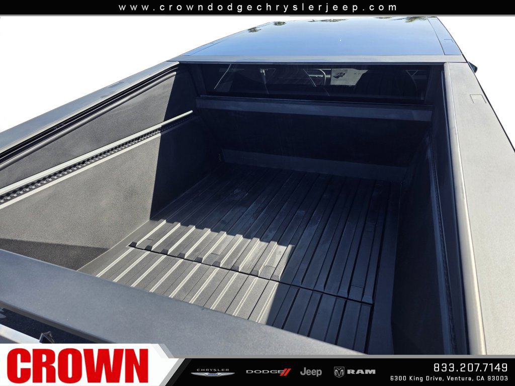 Used 2024 Tesla Cybertruck AWD Crew Cab image 22