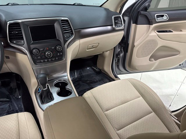 Used 2018 Jeep Grand Cherokee Laredo AWD/4WD image 21