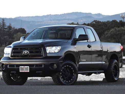 Used 2012 Toyota Tundra 4x4 Double Cab w/ Tow Pkg image 8