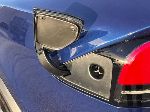 Used 2024 Tesla Model X image 37