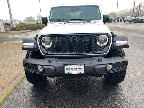 Used 2024 Jeep Wrangler Willys image 5