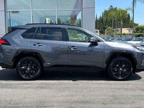 Used 2023 Toyota RAV4 SE w/ Convenience Package AWD/4WD image 4