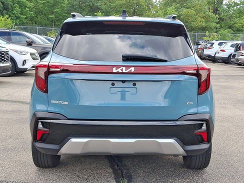 Used 2024 Kia Seltos EX AWD/4WD image 5