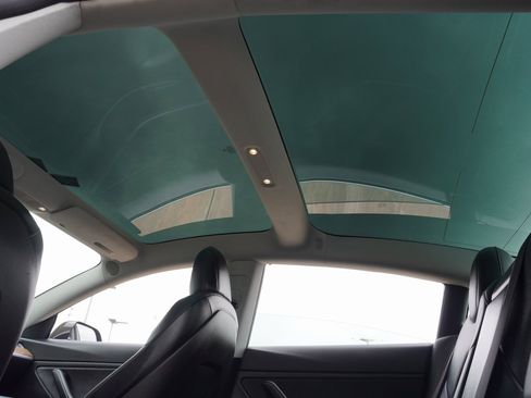 Used 2018 Tesla Model 3 Long Range image 39